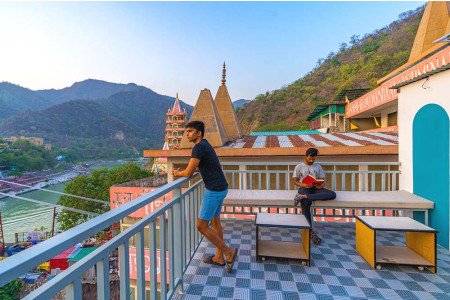 16 Hostels in Rishikesh with Private Rooms