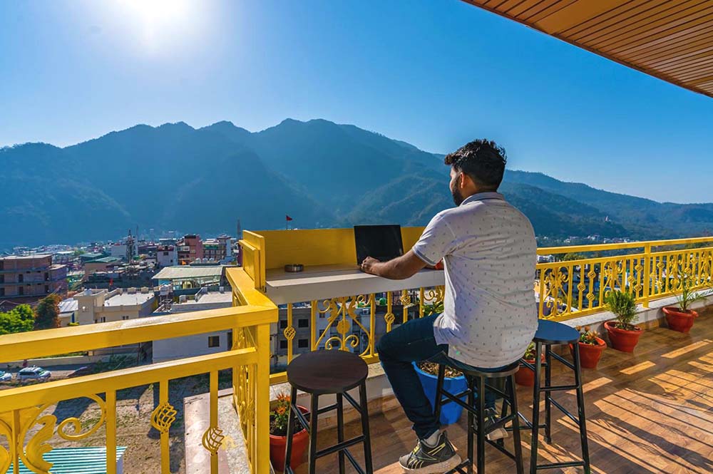 15 Best Hostels in Rishikesh