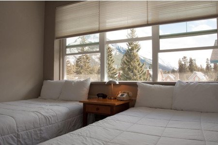 4 Hostels in Banff National Park with Private Rooms