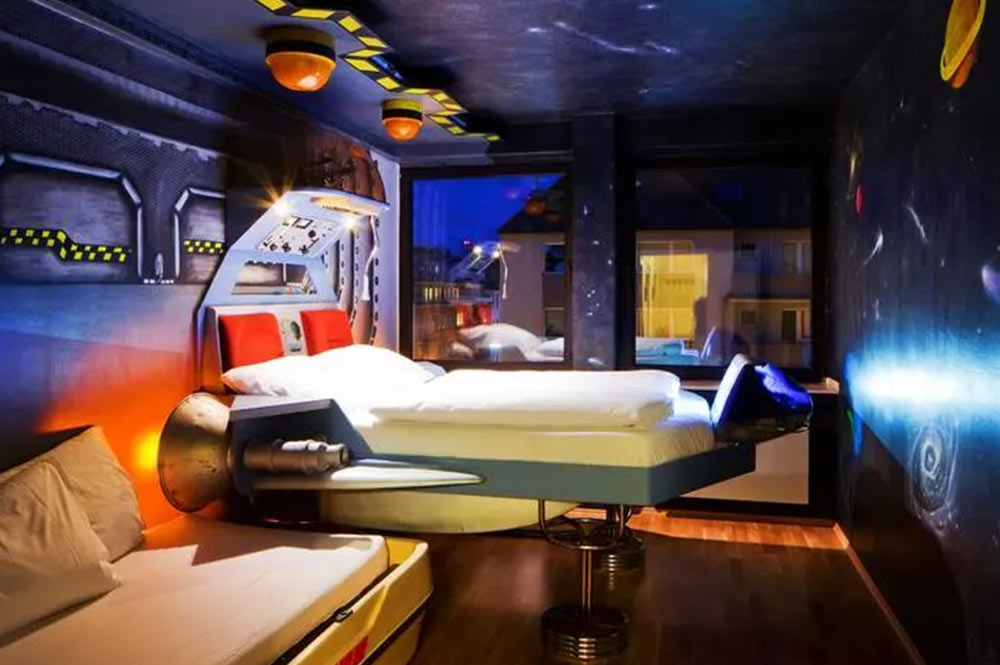 7 Party Hostels in Cologne