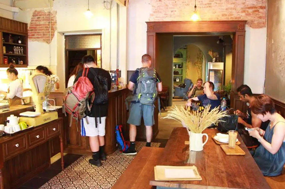 Niras-Bankoc-Cultural-Hostel-Lounge.jpg