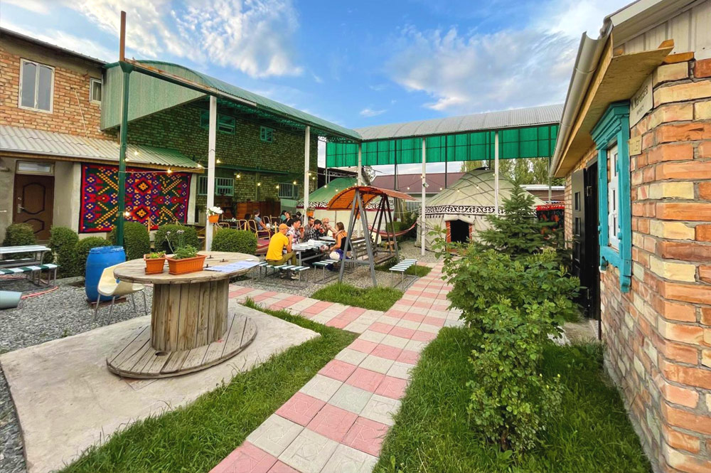 7 Hostales más baratos en Karakol