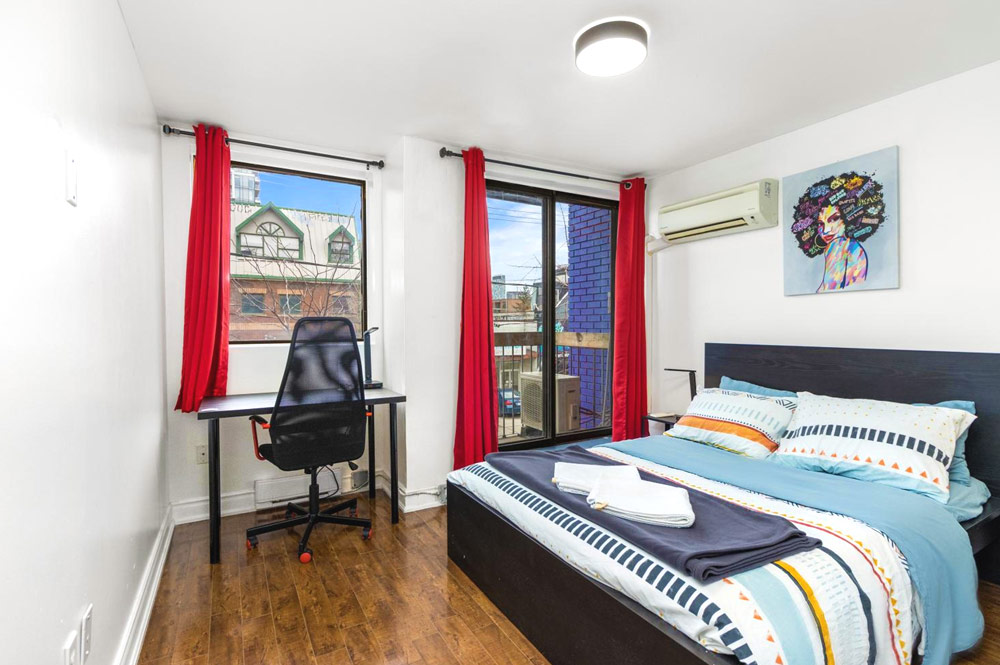 7 Hostels in Toronto with Private Rooms