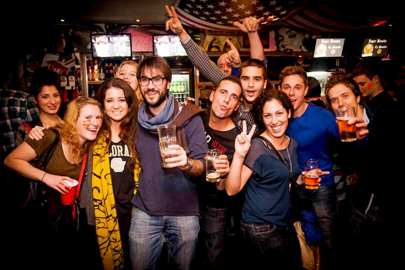 Have Fun with other Backpackers: St Christopher's Inn Paris - Canal