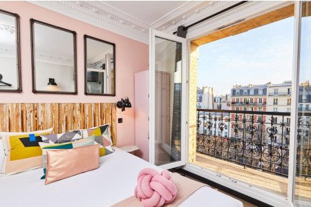 11 Best Hostels in Paris with Private Rooms