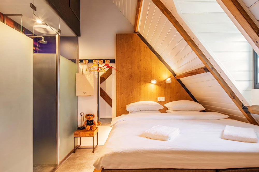 3 Hostels in Utrecht with Private Rooms 3 Hostels in Utrecht with Private Rooms