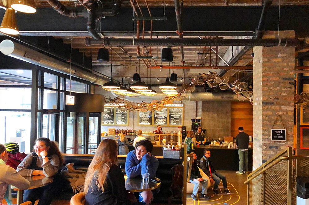 3 Party Hostels in Chicago