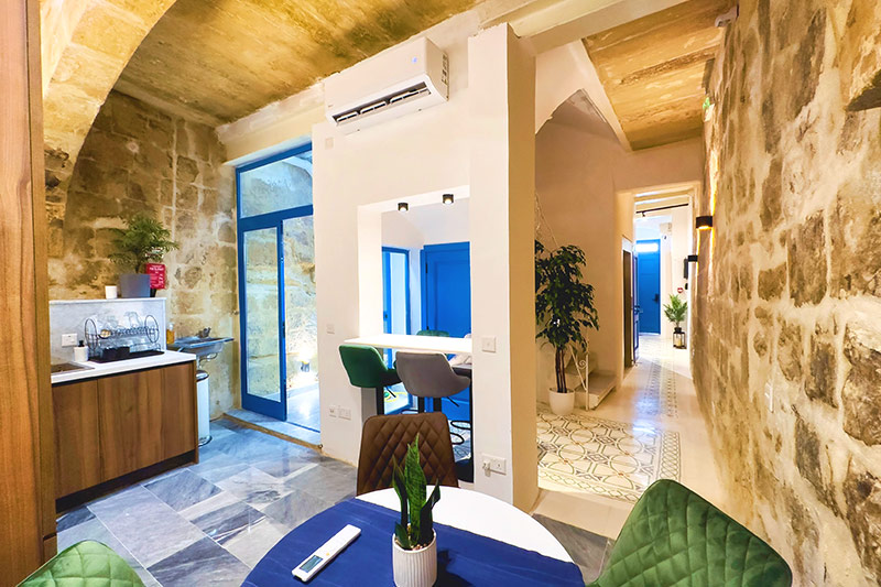 3 Hostels in Valletta with Private Rooms