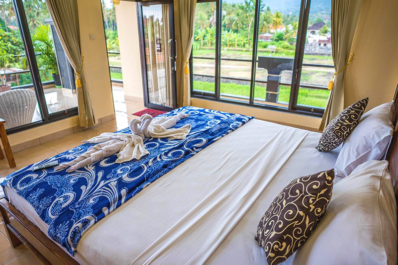 5 Hostels in Lovina Beach with Private Rooms