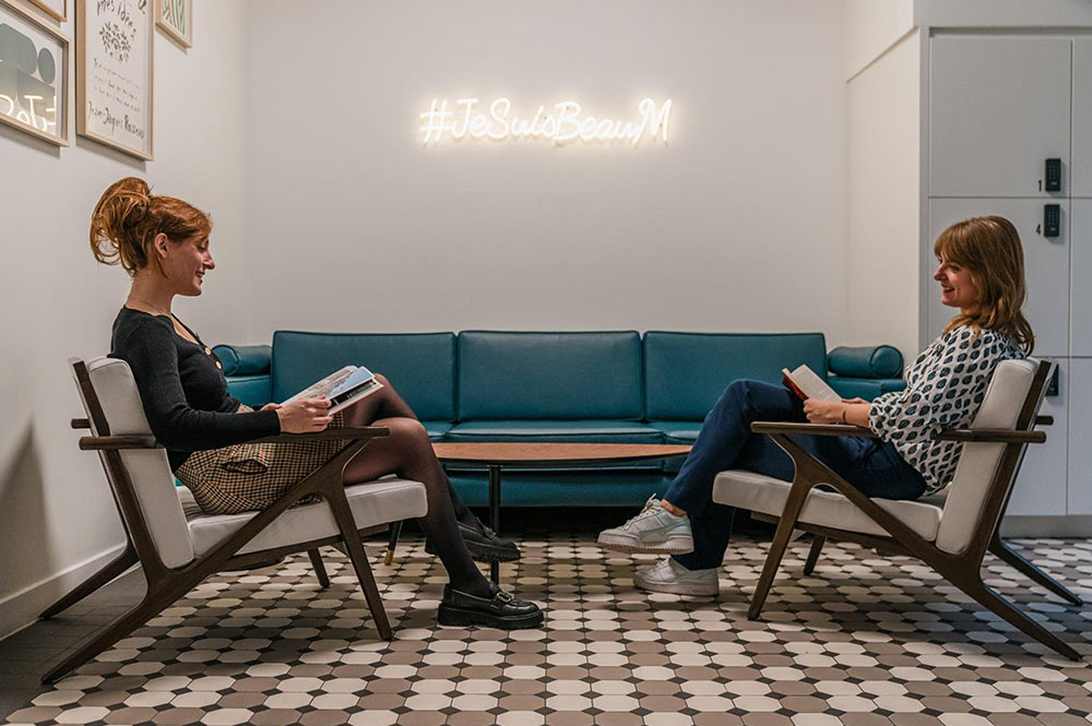 4 Melhores Hostels em Paris para Mulheres que Viajam Sozinhas