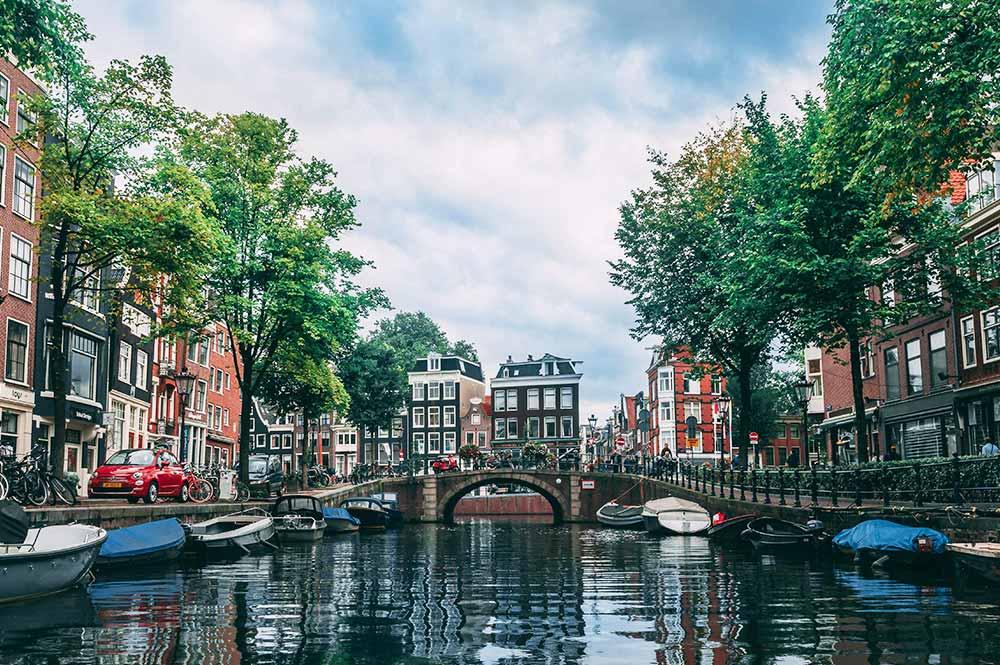 Where to Stay in Amsterdam as a Solo Traveler (Hostel, Safety, Areas) Where to Stay in Amsterdam as a Solo Traveler (Hostel, Safety, Areas)