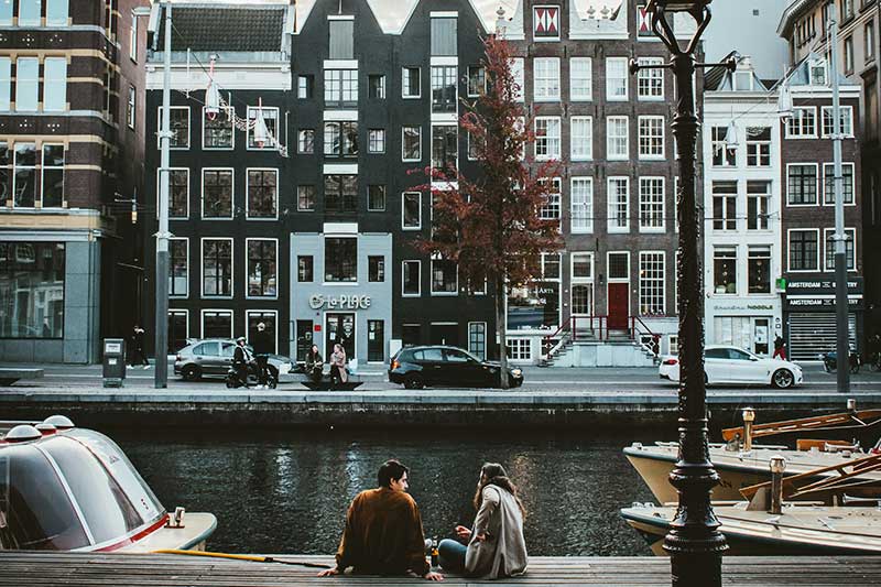 Staying solo in Amsterdam where to meet people
