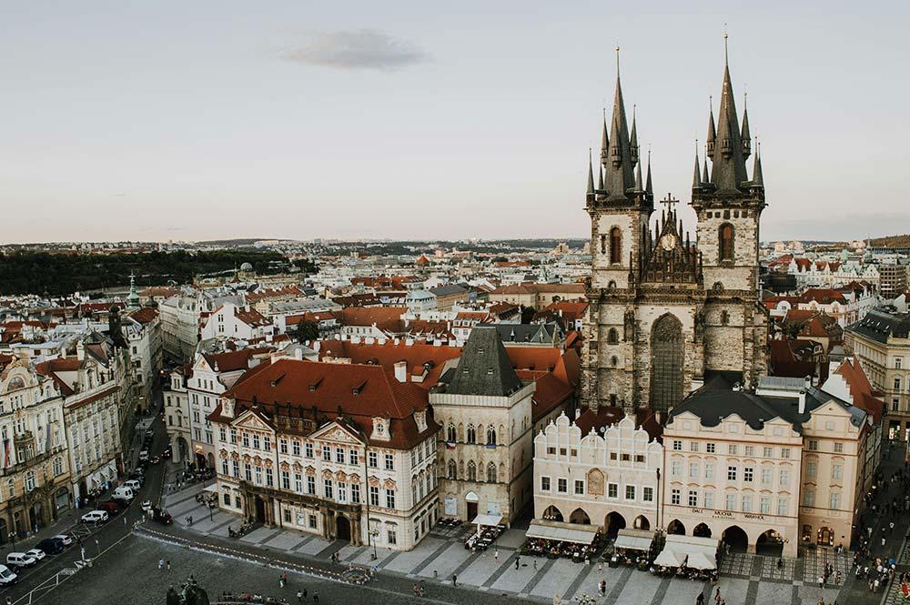 Dónde alojarte en Praga por primera vez: Una guía completa Dónde alojarte en Praga por primera vez: Una guía completa