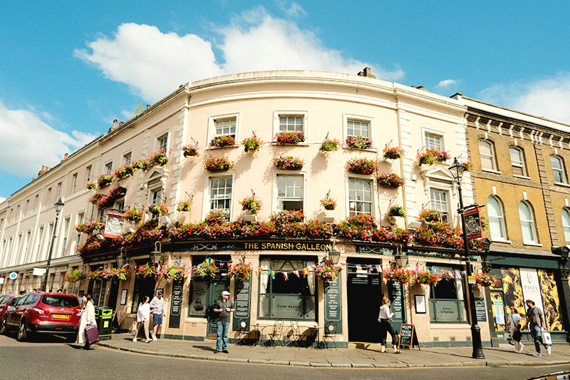 Top-Neighborhoods-to-Stay-in-London.jpg