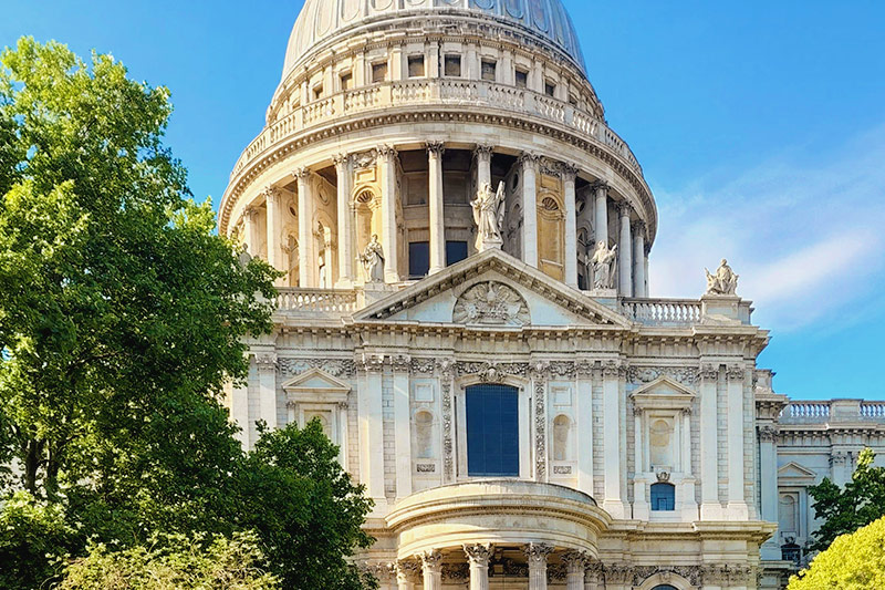 Safest-Area-to-Stay-in-London-as-a-Solo-Traveler.jpg