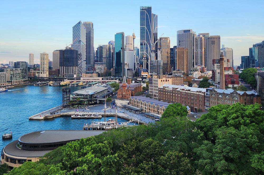 Backpacking Sydney (The Definite Budget Guide) Backpacking Sydney (The Definite Budget Guide)