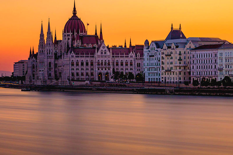 Getting-Around-Budapest-on-a-Budget.jpg