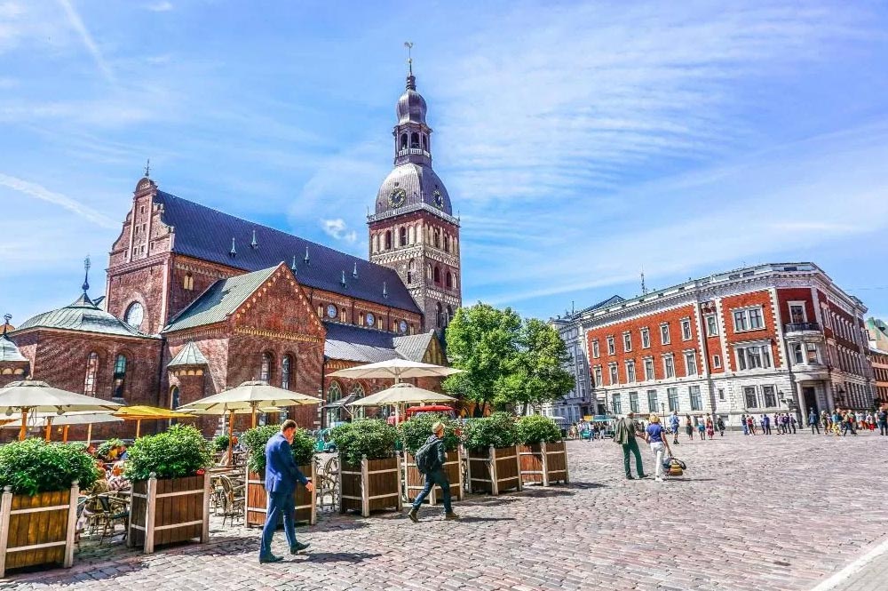 7 BEST Hostels in Riga with Private Rooms