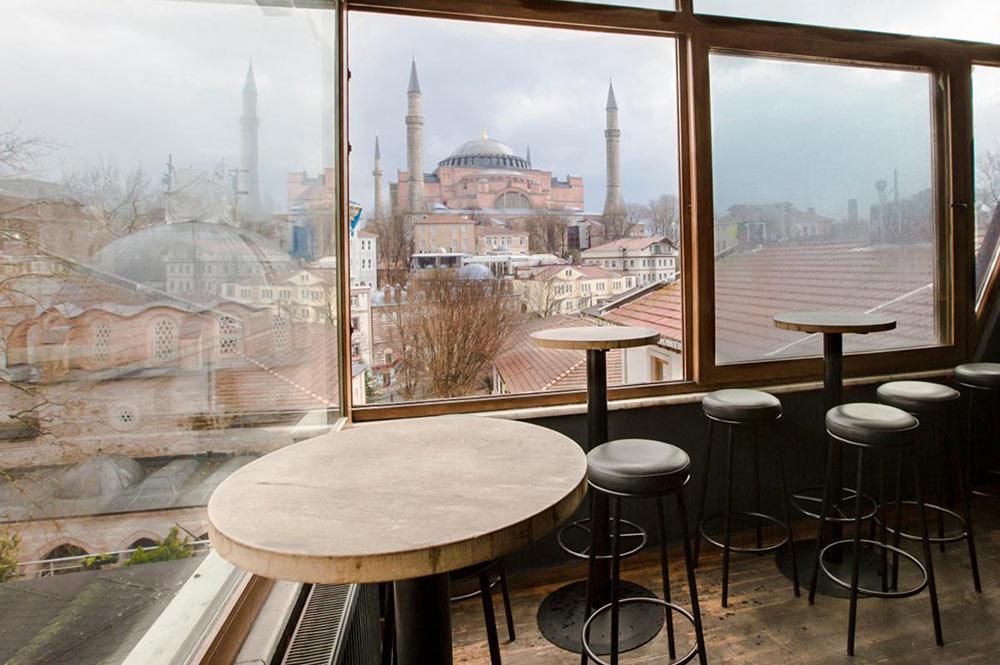 How to Choose a Hostel in Istanbul in 2025 (What to Expect)