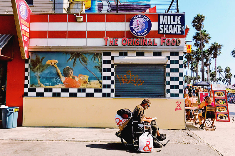 Safest-Area-to-Stay-in-Los-Angeles-as-a-Solo-Traveler.jpg