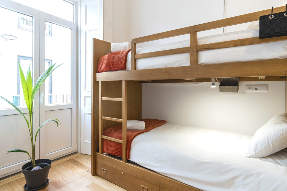 7 Best Hostels in Ponta Delgada for Female Solo-Travelers