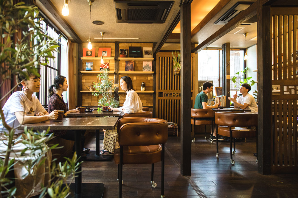 17 Best Hostels in Osaka for Female Solo-Travelers