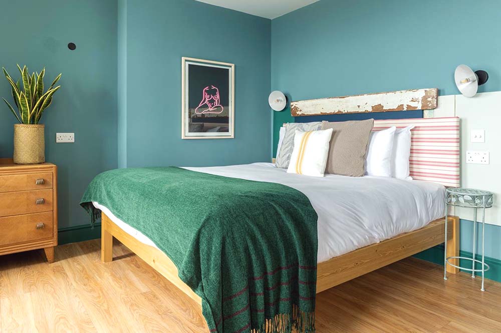 6 Hostels in Brighton with Private Rooms