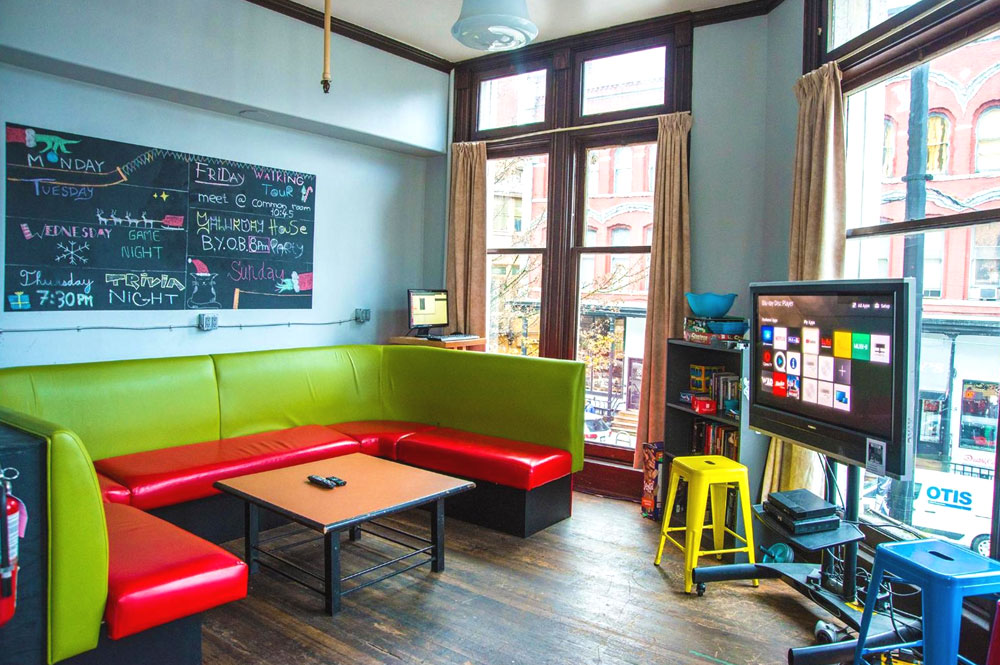 8 Best Hostels in Vancouver with Private Rooms
